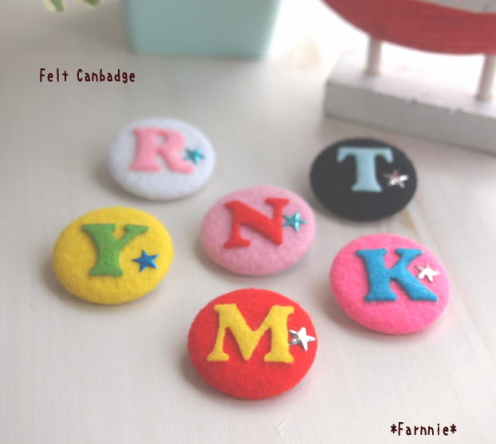 かわいいフェルトのアルファベット缶バッジ*ファーニー