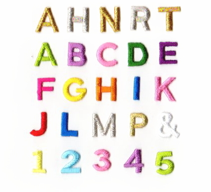 アルファベット数字のカラーアイロンワッペン ２ｃｍ 刺繍のイニシャルアップリケ